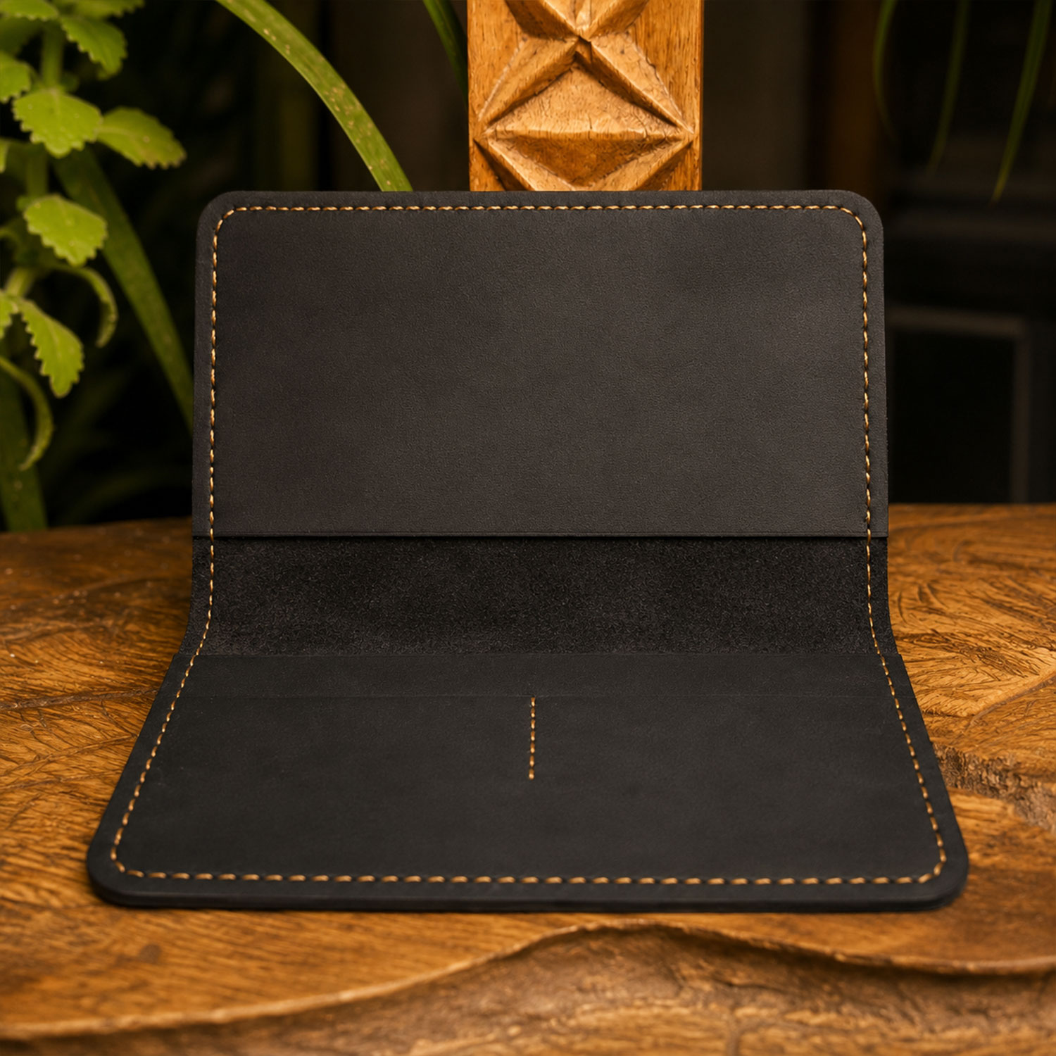 The Heritage – Leather Travel Wallet - Image 2